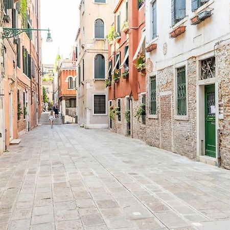 Dream'S Door With Canal View In Venedig Exteriör bild