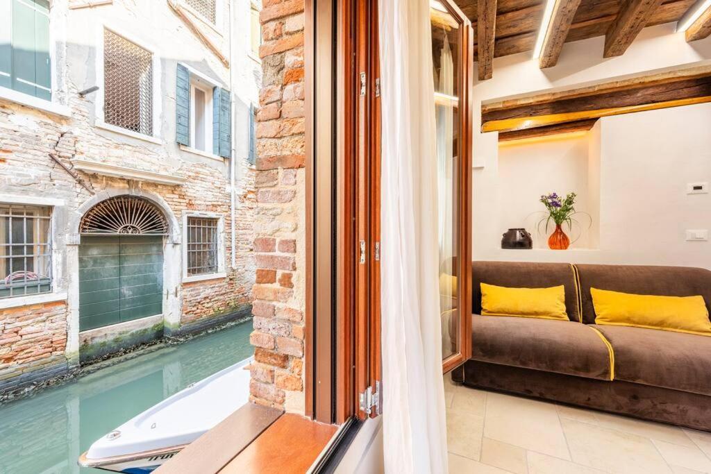 Dream'S Door With Canal View In Venedig Exteriör bild