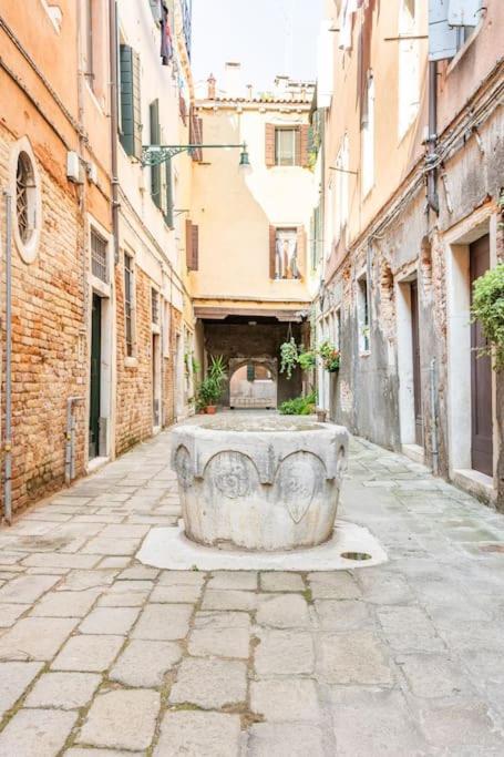 Dream'S Door With Canal View In Venedig Exteriör bild