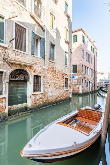 Dream'S Door With Canal View In Venedig Exteriör bild